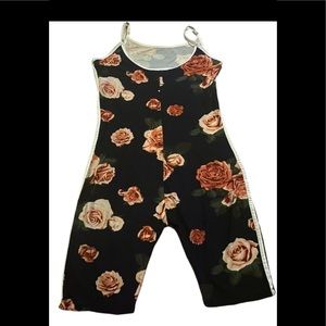 I am selling a bodysuit size large fits like a medium but it is very stretchy